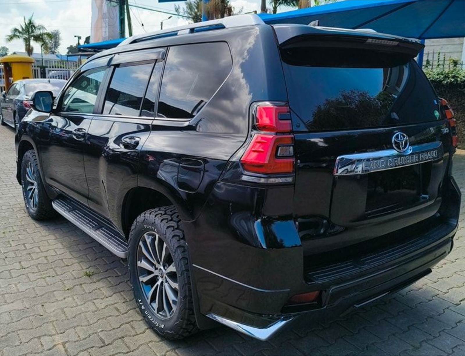 Toyota Land Cruiser Prado, rear view